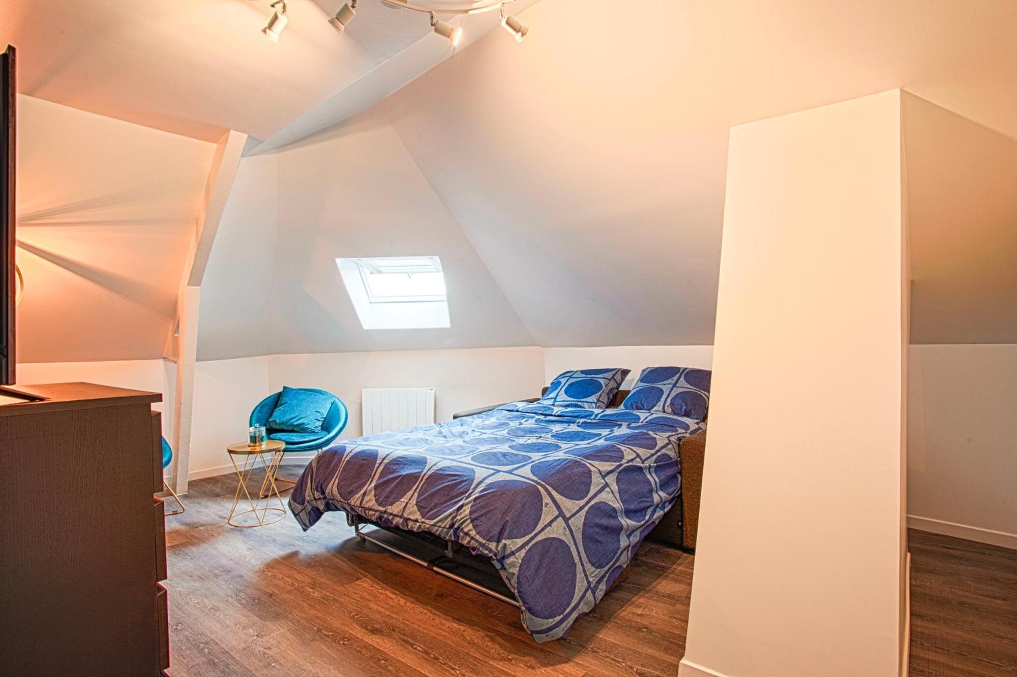 Apartment - Quartier Des Docks Au Calme - T3 Entierement Renove *