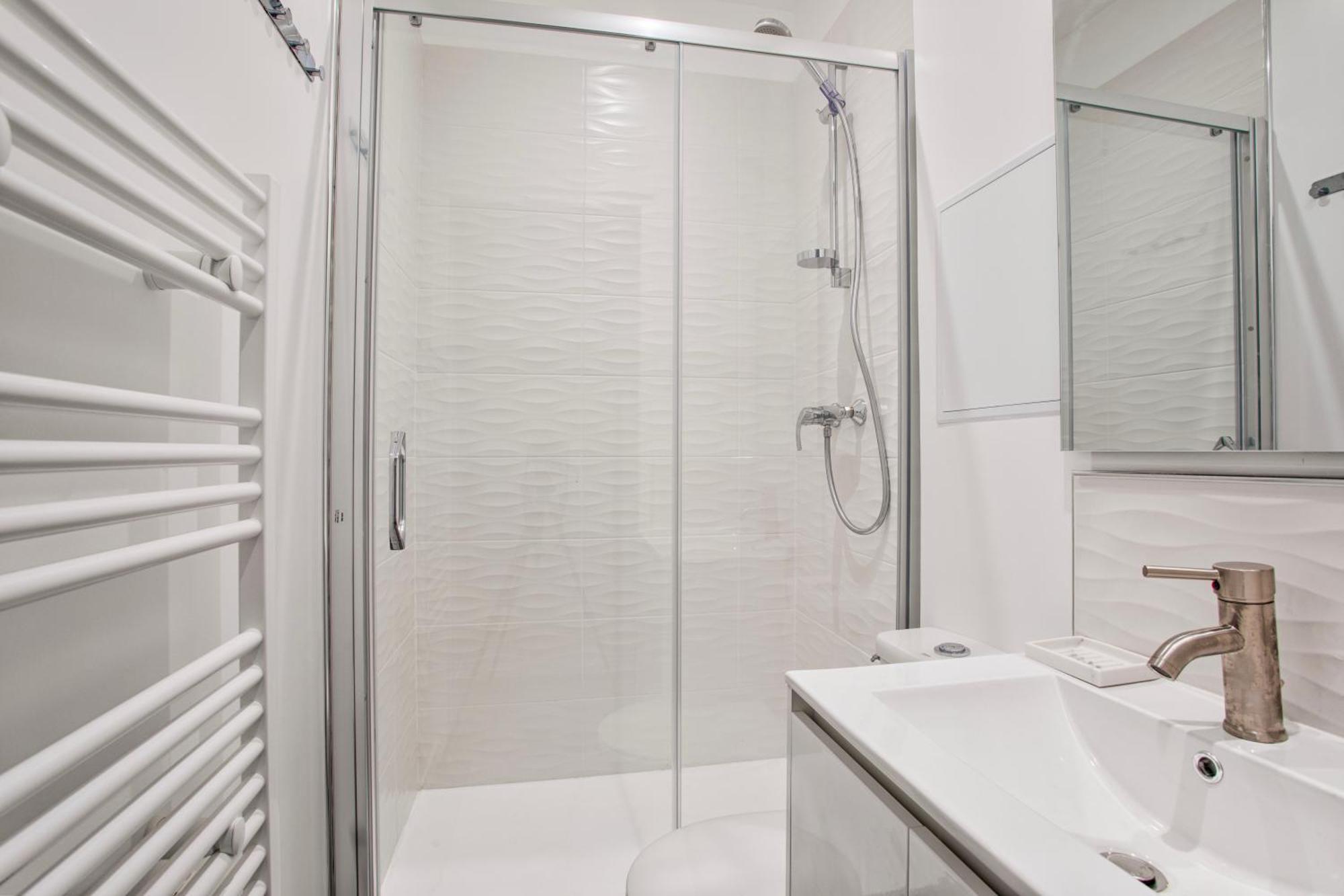 Appartement - Quartier Des Docks Au Calme - T3 Entierement Renove Le Havre