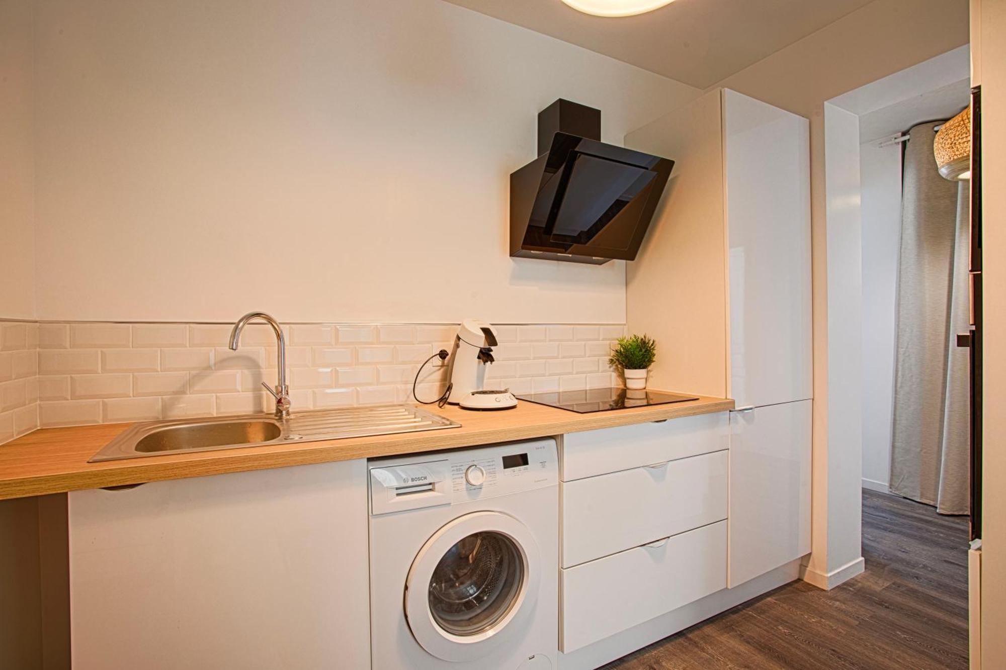 Apartment - Quartier Des Docks Au Calme - T3 Entierement Renove