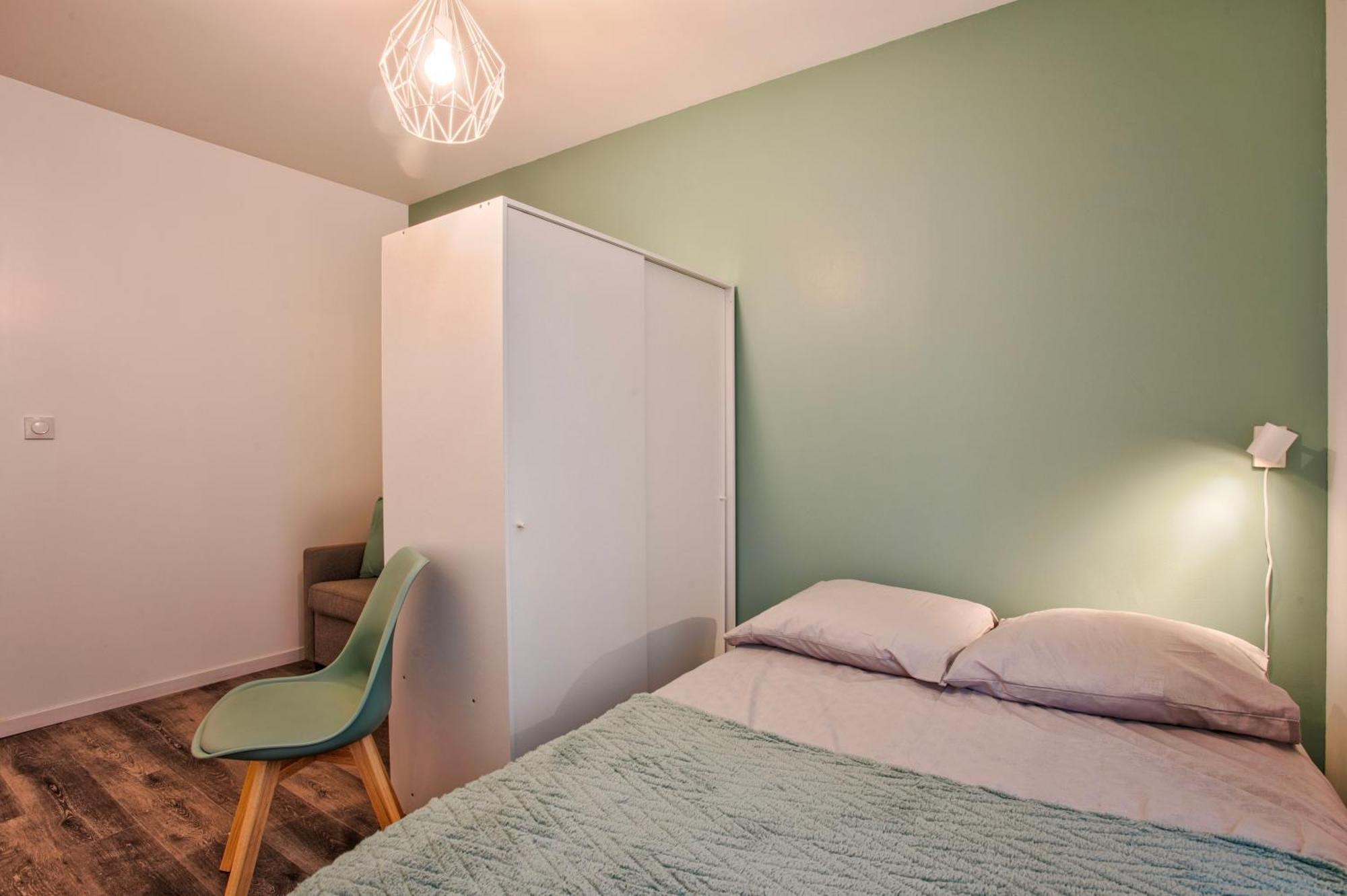 Apartment - Quartier Des Docks Au Calme - T3 Entierement Renove