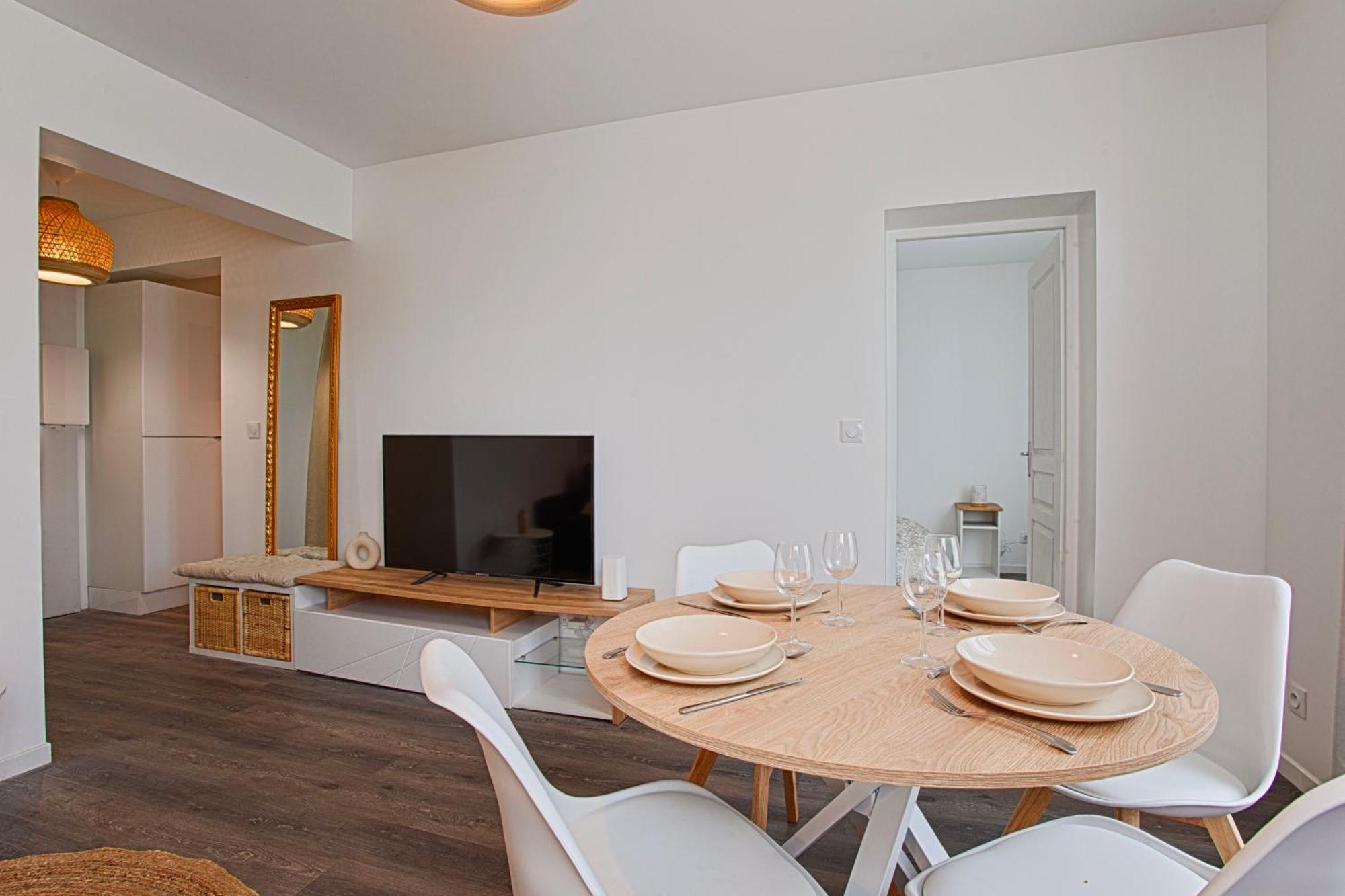- Quartier Des Docks Au Calme - T3 Entierement Renove Apartment