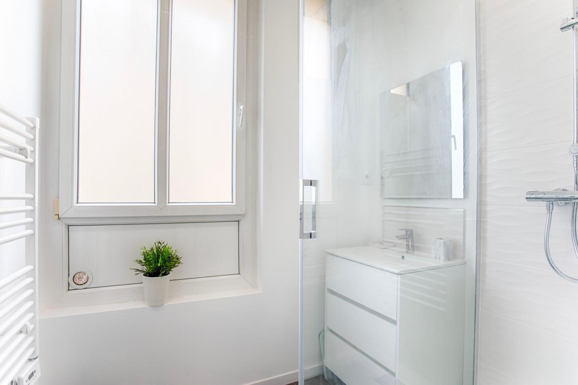 Appartement - Quartier Des Docks Au Calme - T3 Entierement Renove Le Havre
